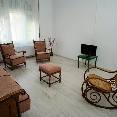 Szorcsik Haz 1913 Apartament *