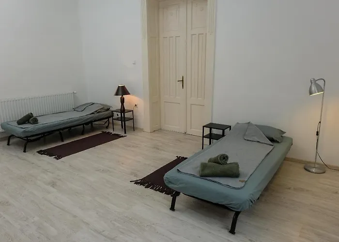 Szorcsik Haz 1913 아파트 *